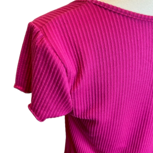 💗Super Cute Antistar Pink Ribbed Short Sleeve Top w/ Flutter Sleeves - Picture 5 of 8